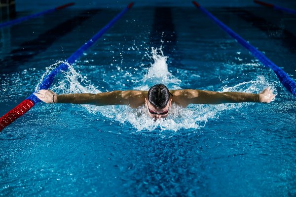 Pourquoi l'entraînement en piscine est-il bénéfique pour les athlètes de sports d'endurance?