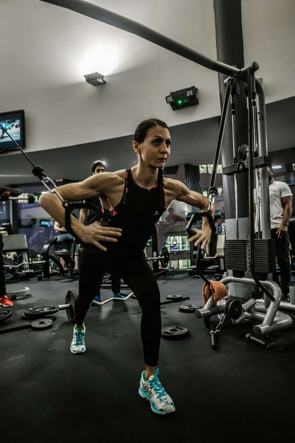 Comment la gymnastique peut-elle aider à améliorer la fluidité des mouvements en Capoeira?